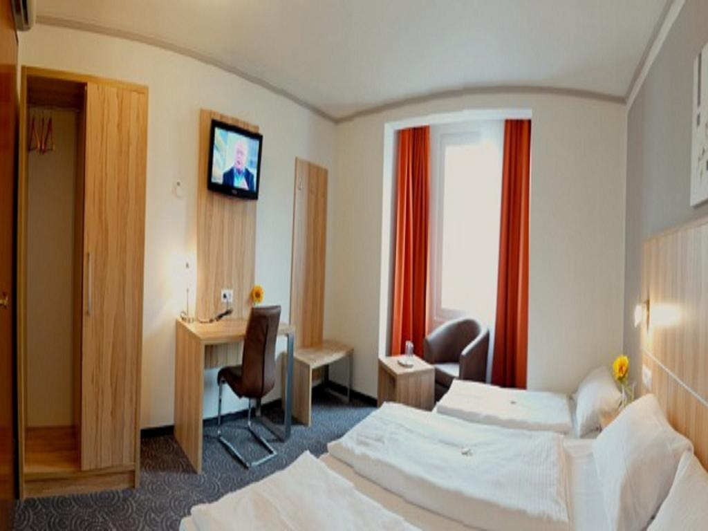 Hotel Am Schelztor Esslingen am Neckar Szoba fotó