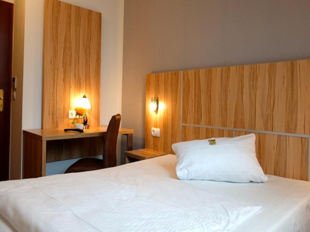 Hotel Am Schelztor Esslingen am Neckar Szoba fotó